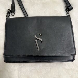Simply Vera Vera Wang Black Crossbody Bag with Logo Accent, Magnetic Closure